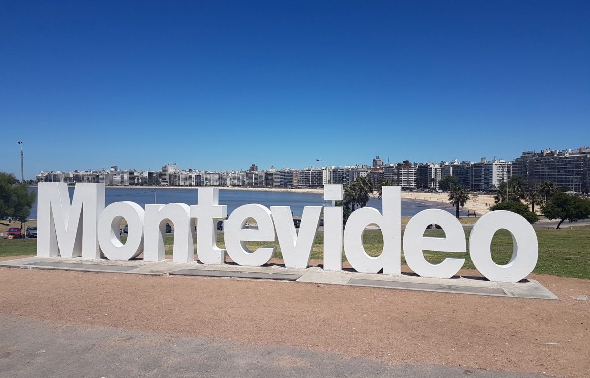 alex-teixeira-HspzTglcdUY-unsplash Montevideo Uruguay Sign