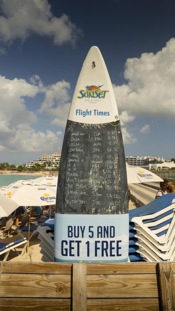 Maho Beach plane spotting timetable